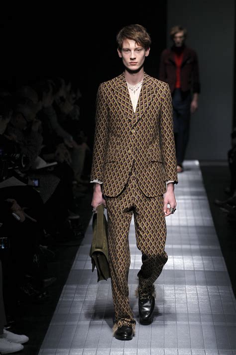 gucci men fall 2015|Gucci Fall 2015 Menswear Fashion Show .